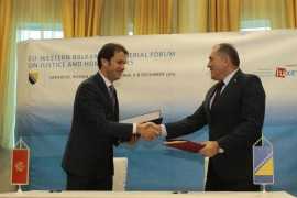 Mektić i Konjević potpisali sporazum: Pogranična saradnja Crne Gore ...