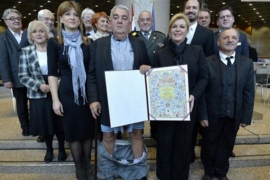 Aktivisti spale hlače dok se slikao sa predsjednicom Hrvatske (FOTO)