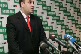 Asim Sarajlić ipak nije podnio ostavku na mjesto šefa Kluba SDA