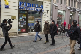 Brus Dikinson na ulicama Sarajeva snima scene filma