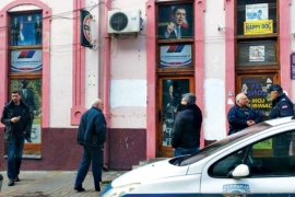 Smederevska Palanka: Aleksandar Vučić polupao stakla na prostorijama ...