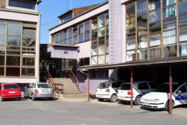 Nasilnoj policajki zbog napada na starca "srezana" plata