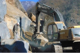 Put Jablanica-Prozor blokirala ogromna stijena, saobraćaj obustavljen ...