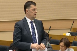 Žučna rasprava Tegeltije i Stanića o poreskim obavezama