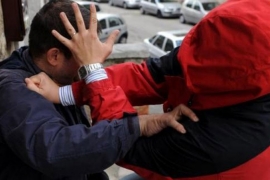 Doboj: Od maloljetnika ukrao telefon i pola marke