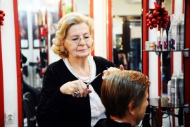 Božena Kapisoda (73): Frizerka duže od pola vijeka (FOTO)