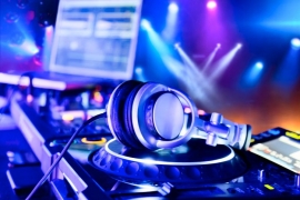 DJ kažnjen jer je zavrtio Last Christmas 24 puta zaredom (VIDEO)