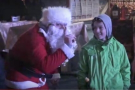 Pogledajte urnebes "pijanog" Djeda Mraza na banjalučkim ulicama (VIDEO)
