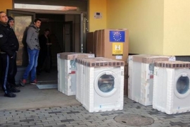 Tuzla: Uručeni kućanski aparati za 16 porodica