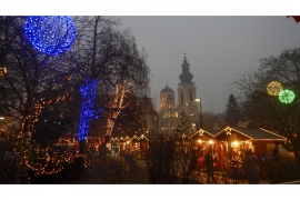 Sreća, smijeh, "shopping night" caruju sarajevskim ulicama (FOTO)