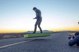 Prvi pravi hoverbord na svijetu košta 20.000 dolara (VIDEO)