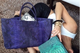 Zmijska koža: Trendseterke obožavaju ove komade (FOTO)