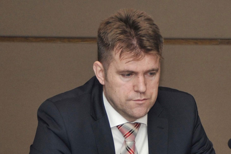 Karajbić: Nedopustivo da Vlada povećava izdvajanja za političke stranke