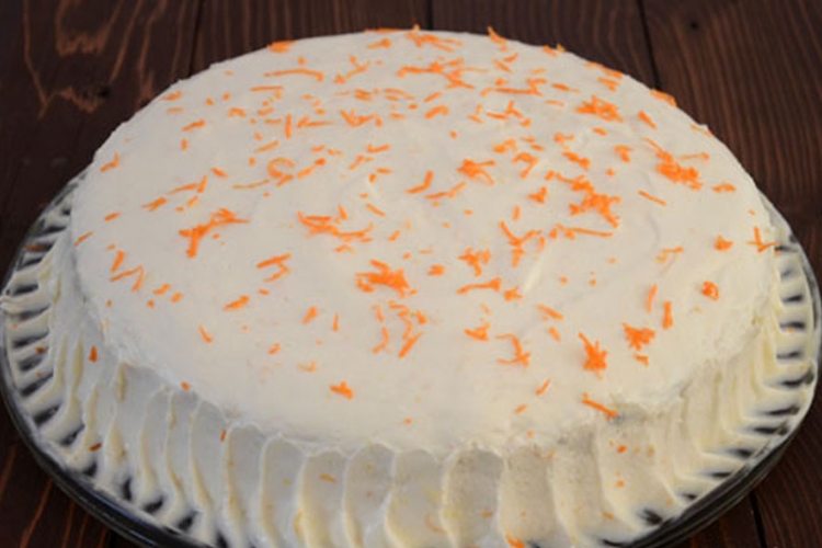 Torta od mrkve sa krem sirom (FOTO)