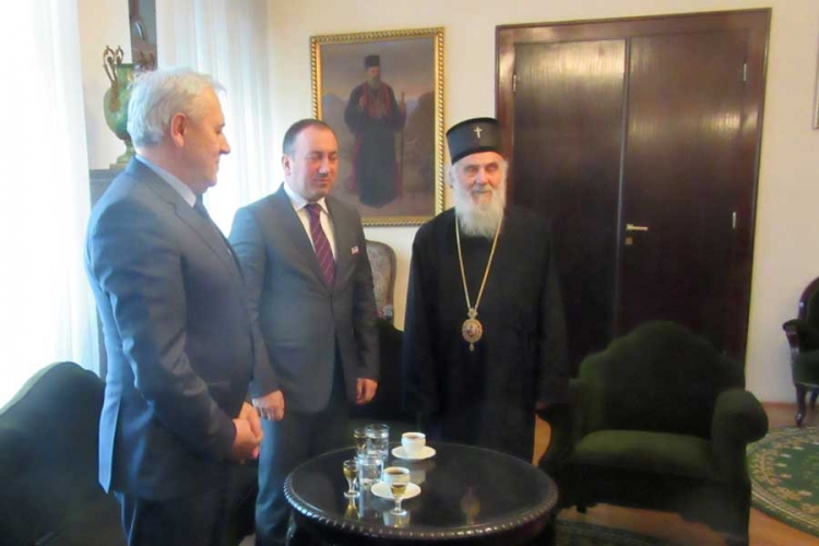 Crnadak sa patrijarhom Irinejom: Crkva može doprinjeti očuvanju mira između tri naroda u BiH