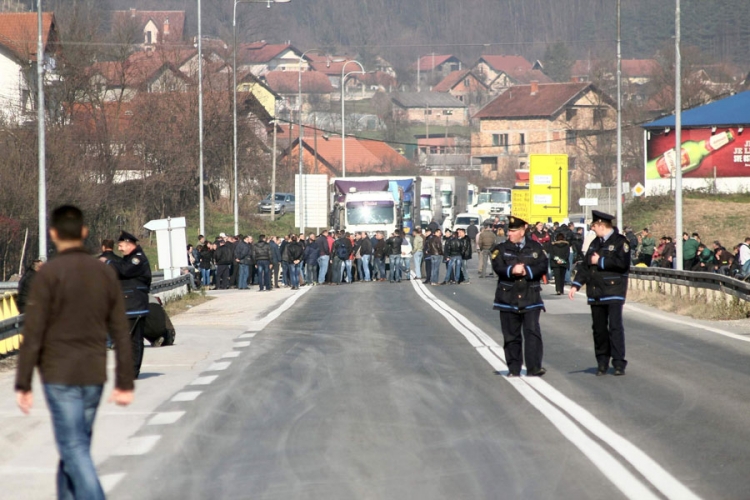 500 radnika Krivaje blokirali petlju Žepče