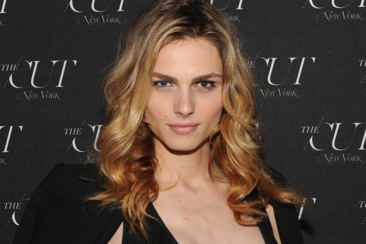 Andreja Pejić se slikala gola, svi pričaju o njenoj tetovaži (FOTO)