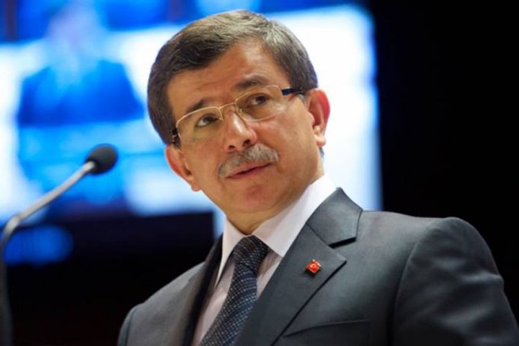 Davutoglu pozvao Putina na smirivanje tenzija