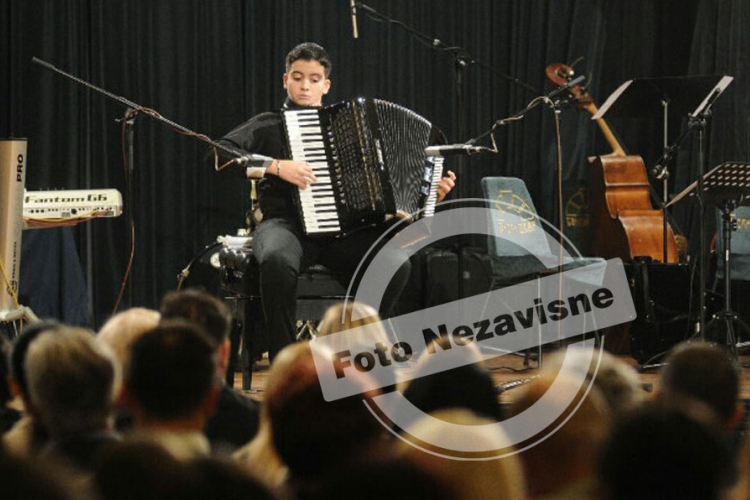 Svjetski vicešampion u sviranju harmonike podigao na noge Banjalučane