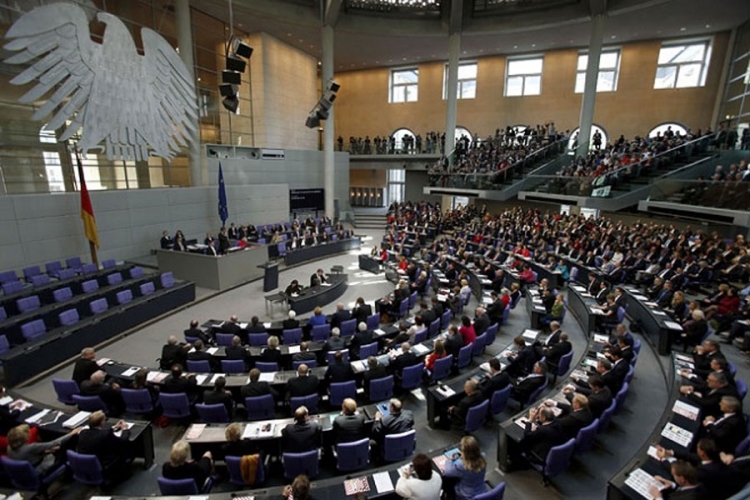 Berlin: Budestag glasa o vojnoj misiji Njemačke protiv IS 