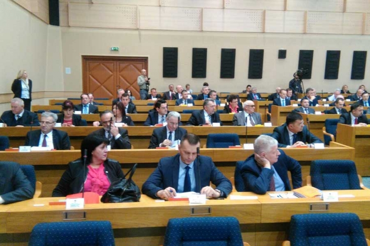 Glasanje u Skupštini RS bez opozicije