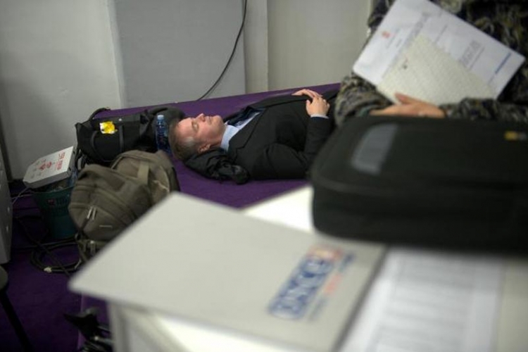 Dok šefovi odlučuju, delegacije se fotografišu (FOTO)