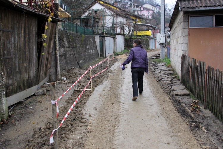 Orlovački put u Banjaluci pun blata i odrona (FOTO)