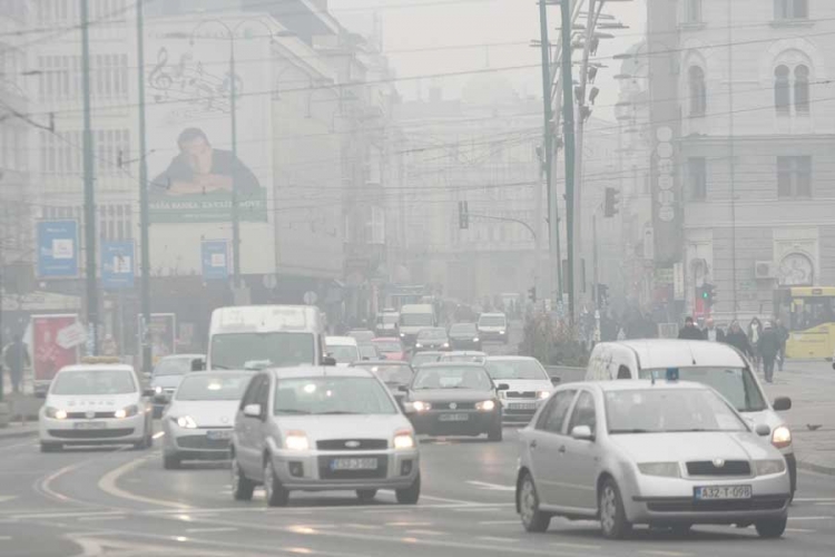  Sarajlije i Tuzlaci se guše u smogu