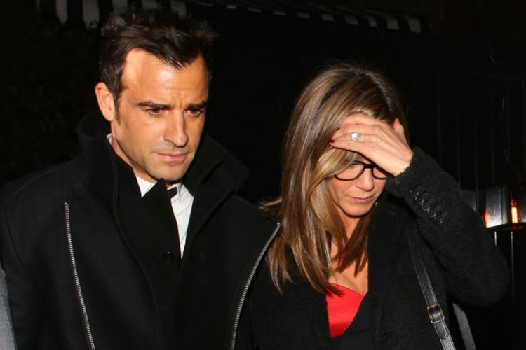Dženifer Aniston nema mira ni na medenom mjesecu