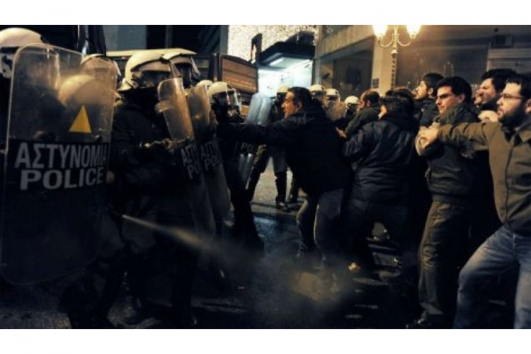 Sukobi policije i demonstranata u Atini