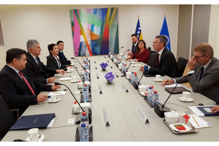 Stoltenberg: BiH će na Samitu 2016. biti trasiran put ka članstvu u NATO