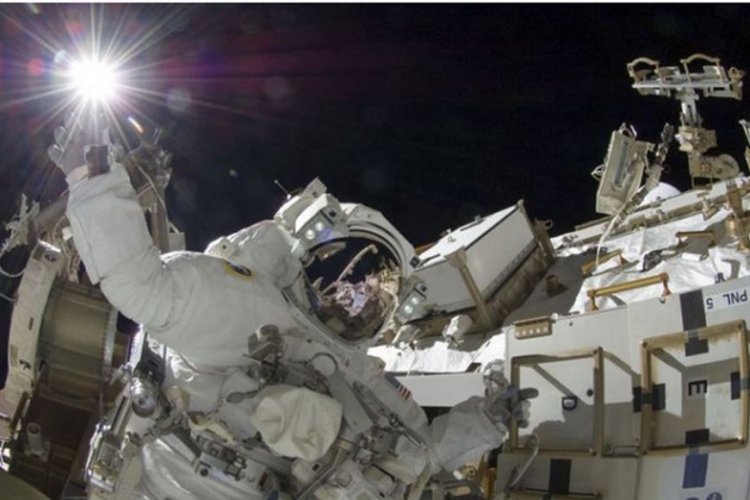 Astronautima stigao brod sa tri tone božićnih poklona