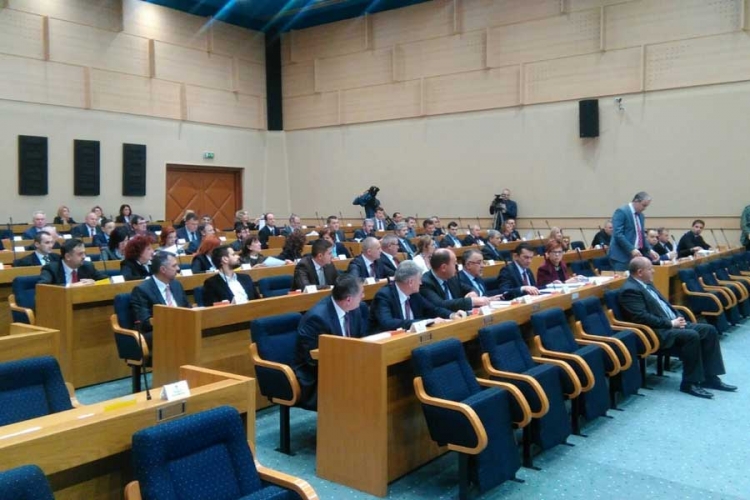 Posebna sjednica Narodne skupštine RS: Usvojeni zaključci Vlade Republike Srpske