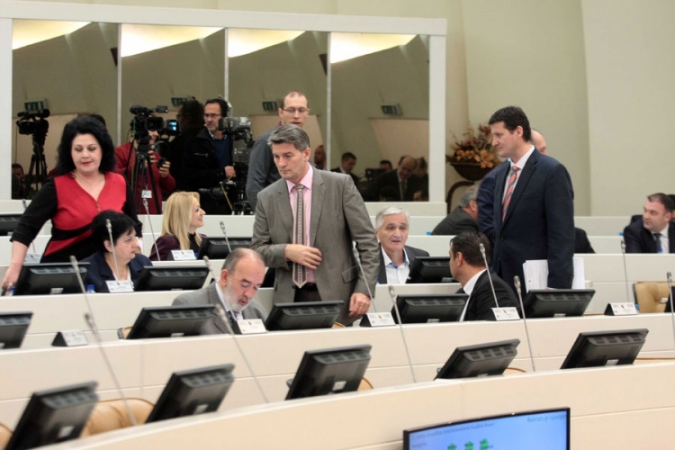 Parlament BiH: Smijenjeni ministri Matanović i Suljagić 