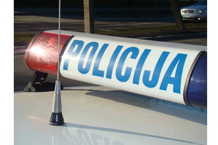 Maloljetnik krao predmete iz porodičnih kuća po Živinicama