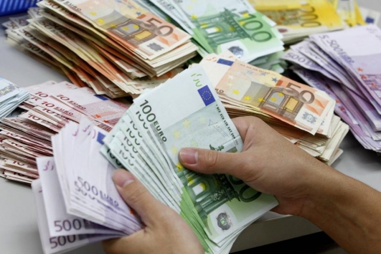 Gastarbajteri iz EU poslali kući 29,3 milijarde evra u 2014.