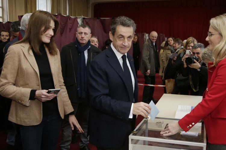 Sarkozi: Ponosni na rezultat, opasno velika podrška NF-u (VIDEO)