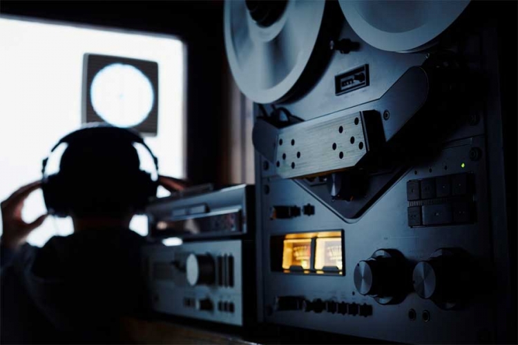 Otkrijte da li vam neko prisluškuje telefon (VIDEO)