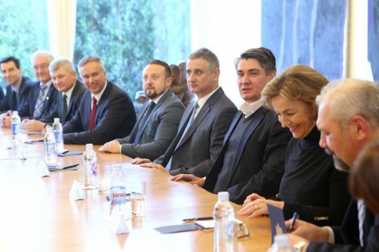 Milanović: Karamarko ili ja, sve ostalo je prevara
