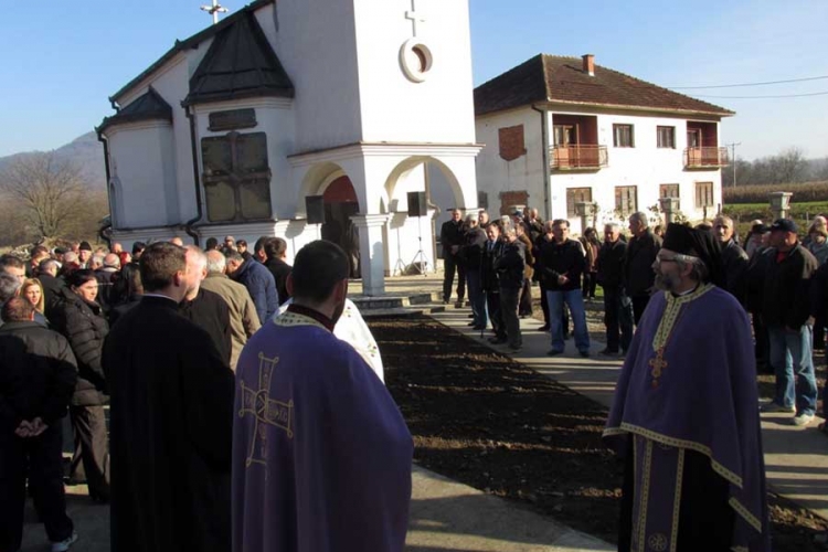 Služen parastos za 109 Srba u Bjelovcu