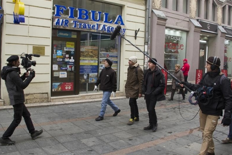 Brus Dikinson na ulicama Sarajeva snima scene filma