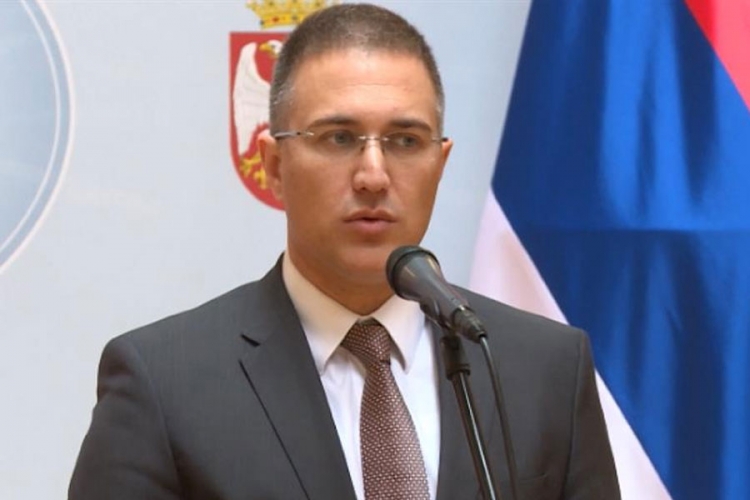 Stefanović: U Novom Sadu uhapšeni srpski državljani zbog šverca oružja u Francusku