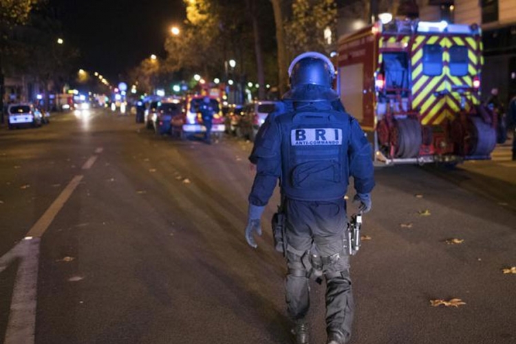 Pariz: Autom na vojni muzej, policajac pucao 
