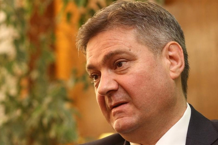 Zvizdić: Čestitke Vučiću povodom otvaranja pregovora sa EU