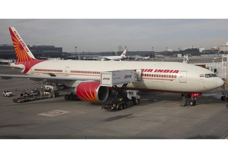 Horor na aerodromu u Mumbaiju: Radnika usisao motor aviona