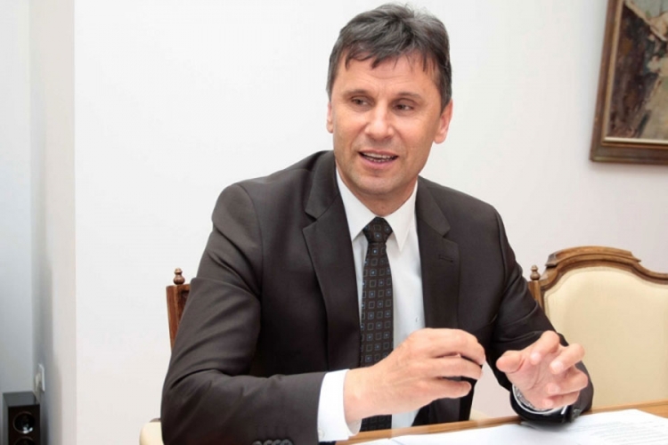 Novalić: Radnike branimo od sindikata, a poslodavce od njihovog udruženja