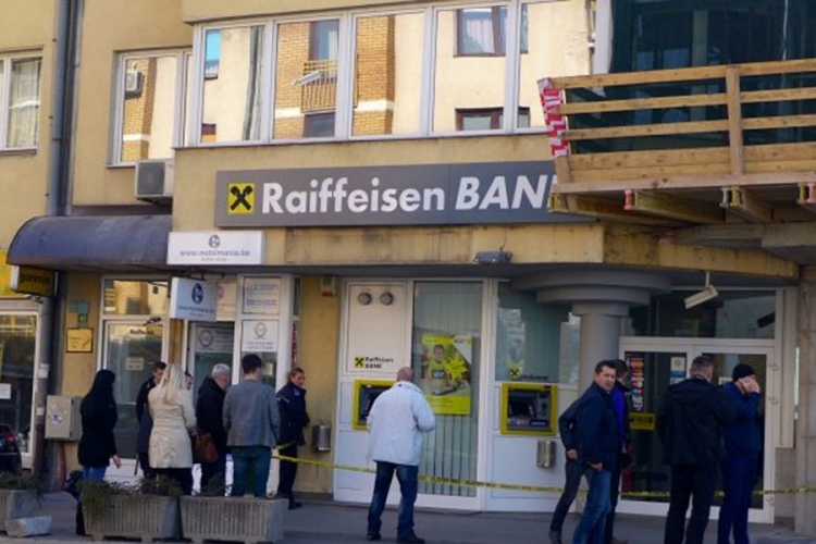 Sarajevo: Uhapšene dvije žene zbog povezanosti s pljačkom Raiffeisen banke na Ilidži