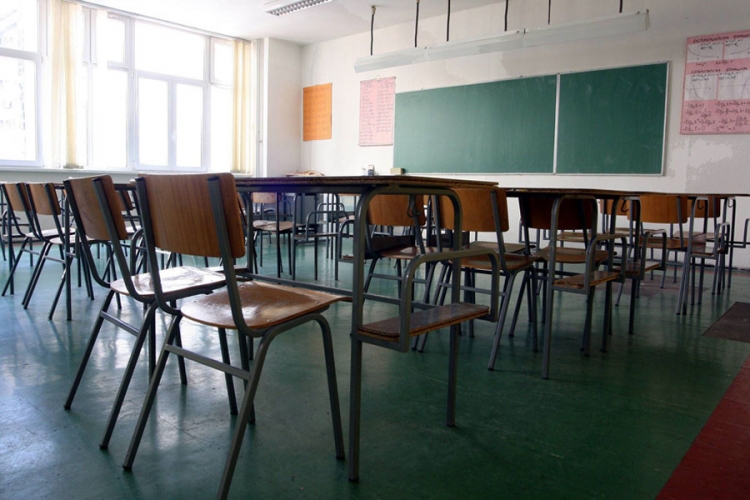 Prosvjetni radnici iz FBiH održali štrajk upozorenja