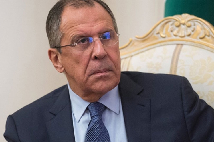 Lavrov: Borbu protiv terorizma pokušavaju da uslove odlaskom Asada