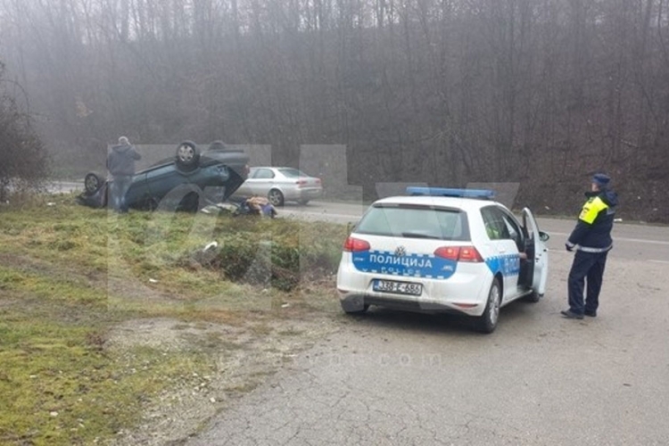 Banjaluka: Sletjeli s puta, povrijeđeno troje odraslih i jedno dijete